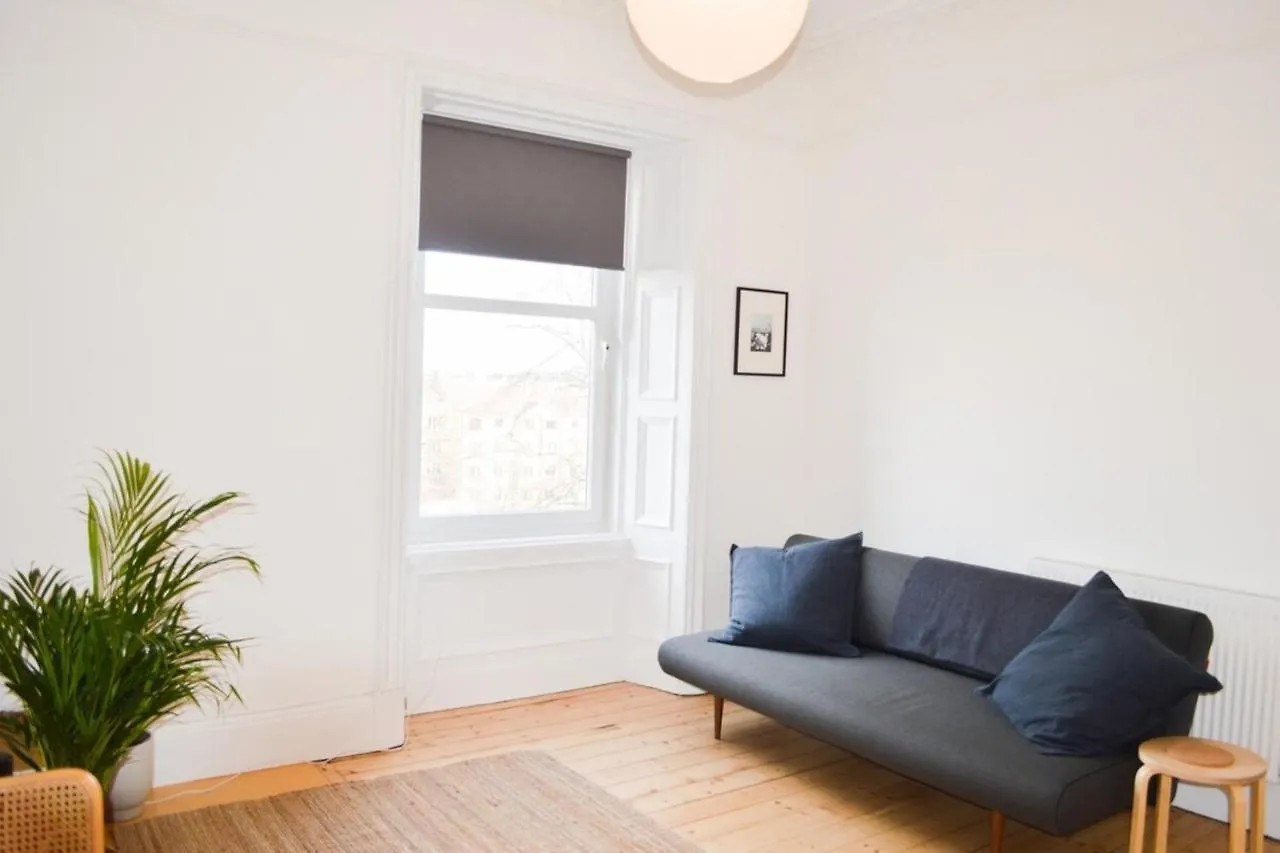Modern 1 Bedroom Flat In The Heart Of Edinburgh